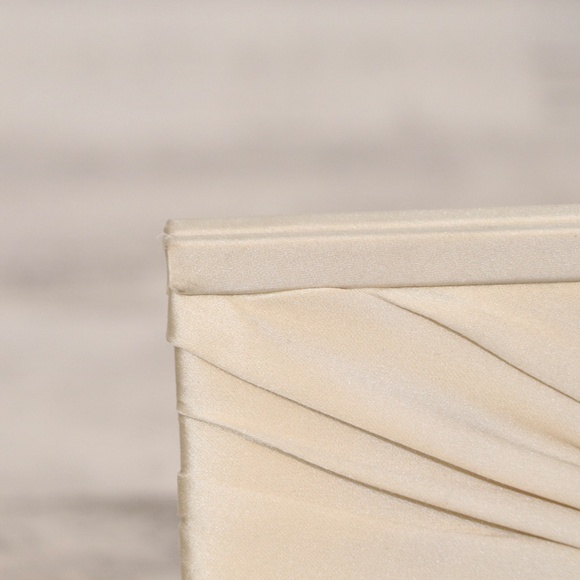 Badgley Mischka Rhinestone Bow Guile Clutch Ivory  Evening Bag - Picture 7 of 13